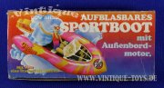 AUFBLASBARES SPORTBOOT mit Außenbordmotor für PETRA Ankleidepuppe, Plasty / Neulußheim, ca.1975